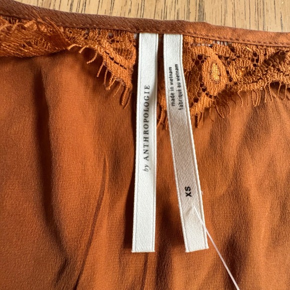 NWT ANTHROPOLOGIE Rust Orange 100% Silk Top Scoop Neck Short Sleeve Blouse XS - Picture 7 of 13